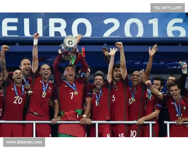 如何在欧洲杯赛场上破解C罗的攻防策略并击败葡萄牙队